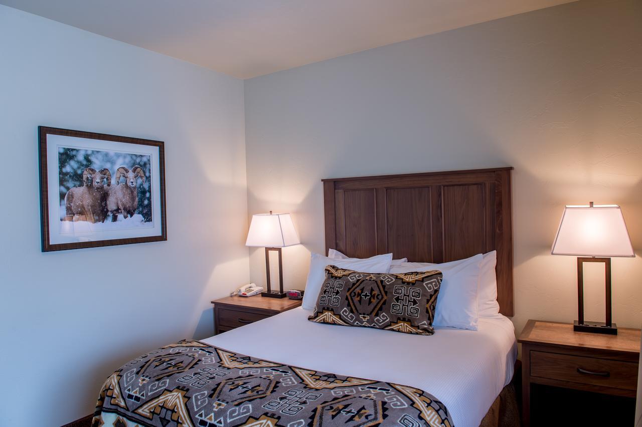 Cedar Creek Lodge & Conference Center Columbia Falls Esterno foto