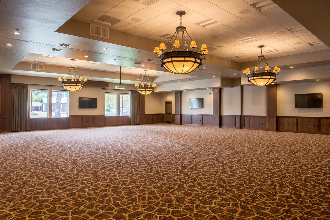 Cedar Creek Lodge & Conference Center Columbia Falls Esterno foto